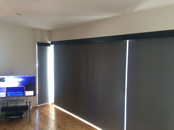 BLACKOUR ROLLER BLINDS E-9001