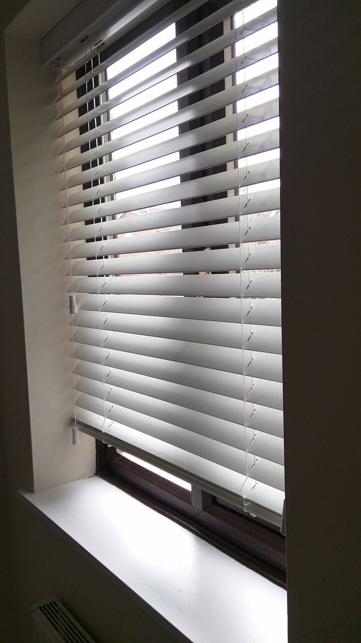 WOODEN BLINDS M-1013